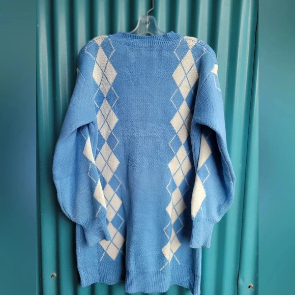 Blue and White Sweater 100% acrylic Small - Picture 4 of 6